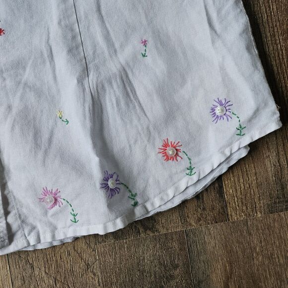 Vintage Talbots White Linen Blend Floral Embroidered Button Up Shirt. 3/4 Sleeve - Picture 4 of 10